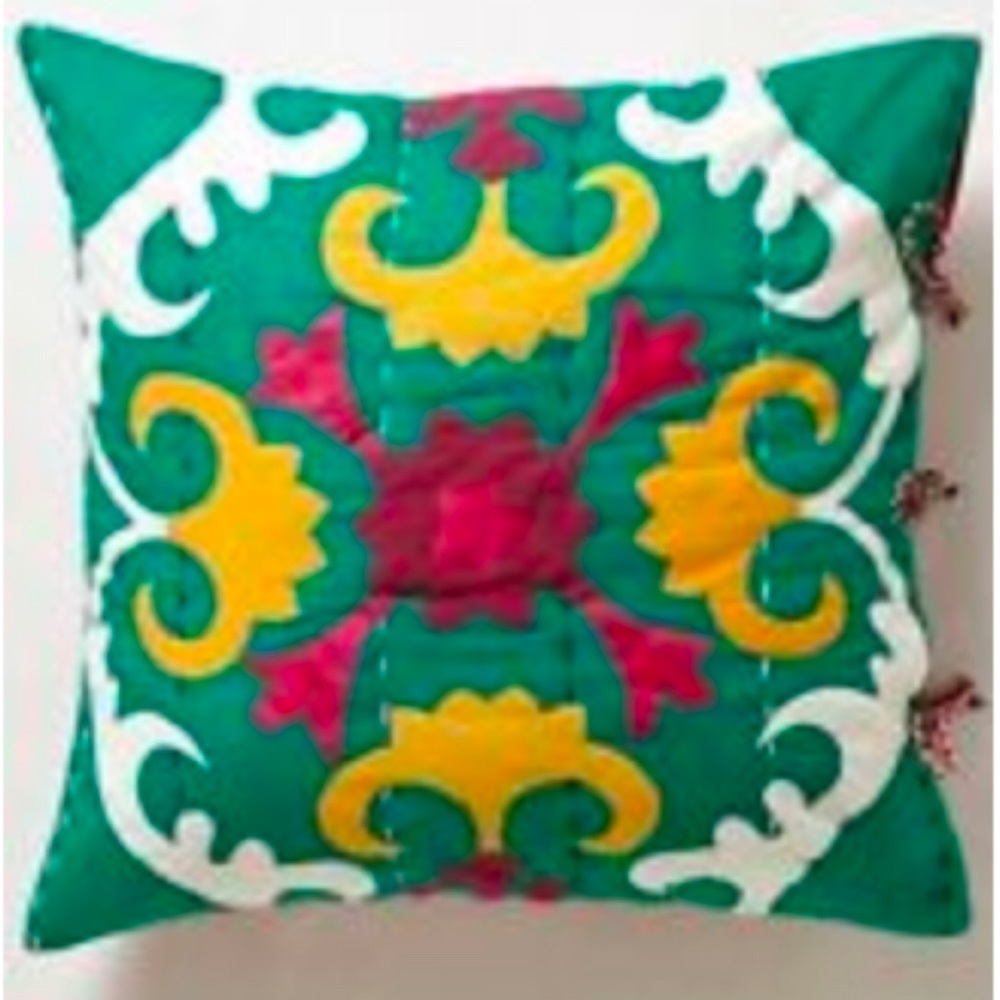 Anthropologie Queen size quilt and euro shams